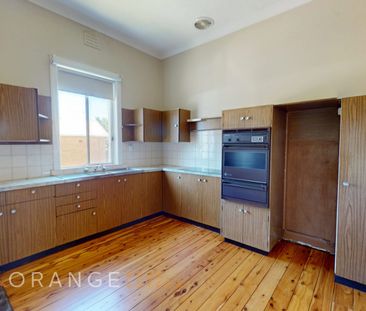 CHARMING 3 BEDROOM HOME CENTRALLY LOCATED - Photo 6