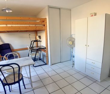 Studio 20 M² en intra- muros proche porte Saint Lazare, - Photo 2