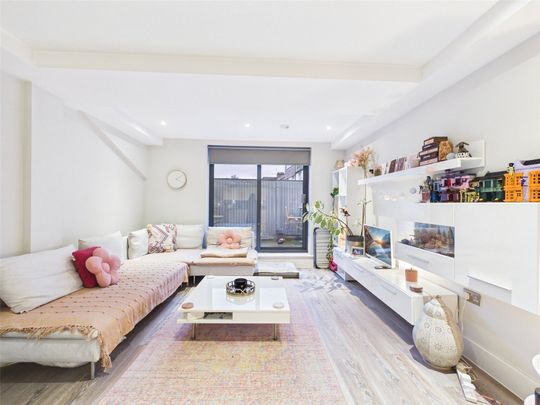 Lower Richmond Road, Richmond, Surrey, TW9 - Photo 1