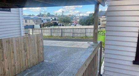 Beautifully Renovated 3-Bedroom Home - Photo 4