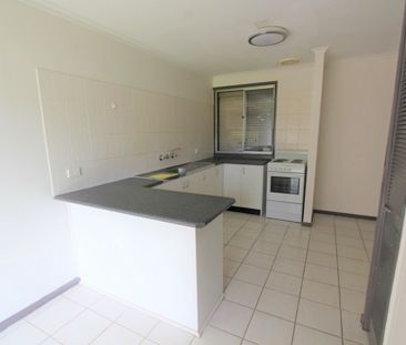 Excellent 3 Bedroom Home Close to All Amenities - Photo 3