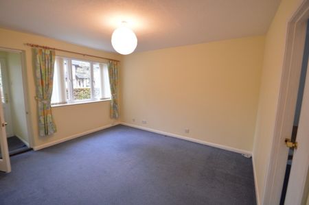 3 bedroom House - FORRESTERS DRIVE, WELWYN GARDEN CITY - Photo 2