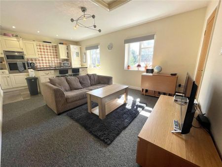 2 bedroom apartment to rent - Photo 2