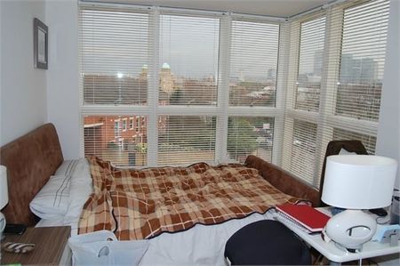 Water Gardens Square, London, SE16 flat to rent - Photo 2