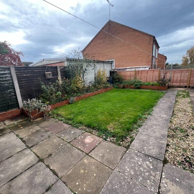 2 bedroom property to rent - Photo 1