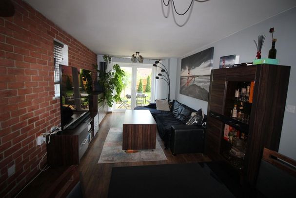 5 bedroom detached house to rent - Photo 1