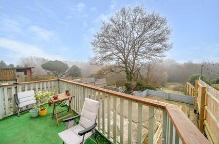 3 bedroom semi-detached house to rent - Photo 3