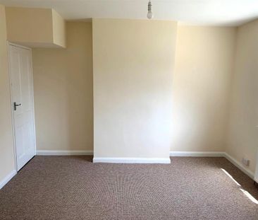 3 bedroom end of terrace house to rent - Photo 5