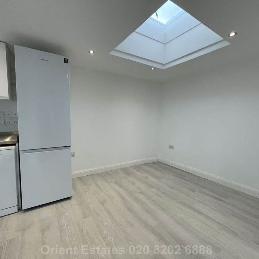 Price £1,400 pcm - Available Now - Unfurnished - Photo 1