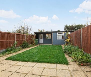 4 bedroom semi-detached house to rent - Photo 3