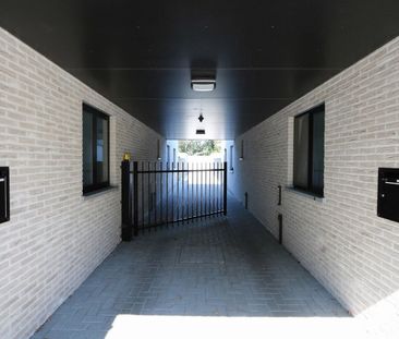 Modern nieuwbouwappartement met garage te Melsele - Photo 1