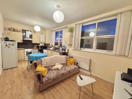 1 bedroom flat to rent - Photo 2