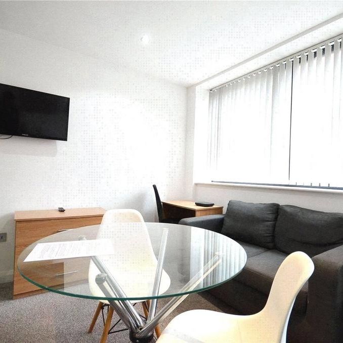 Studio to rent - Photo 1