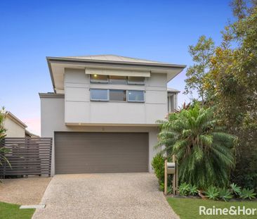 A Substantial Family Home in a Sought-After Location - Photo 3