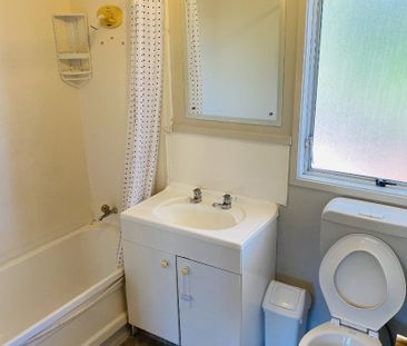 Property Management46 Trias Road, Sunnynook - House for Rent - Photo 5