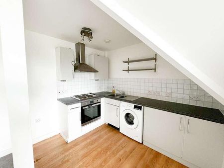 Websters Way, Rayleigh, SS6 - Photo 3