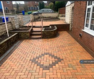 3 bedroom end of terrace house to rent - Photo 2