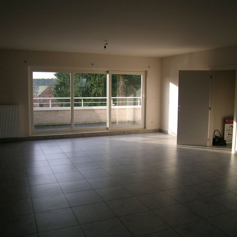 Appartement te huur - Photo 1