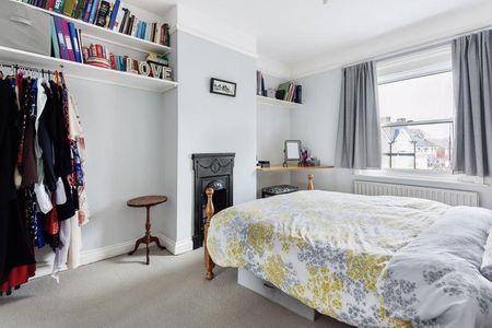 3 bedroom semi-detached house to rent - Photo 5