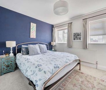 Coveham Crescent, Cobham, Surrey, KT11 - Photo 5