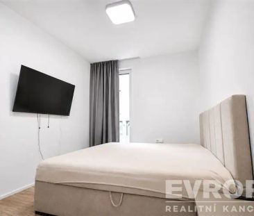 Moderní a kompletně zařízený byt 3+kk s terasou, garážovým stáním a... - Fotografie 5