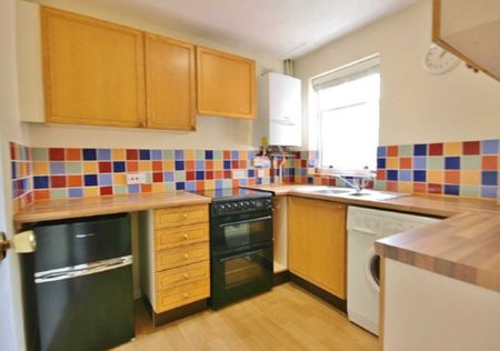 1 bed Flat for rent - Photo 2
