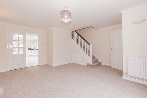 Sands Close, Cumnor - Photo 1