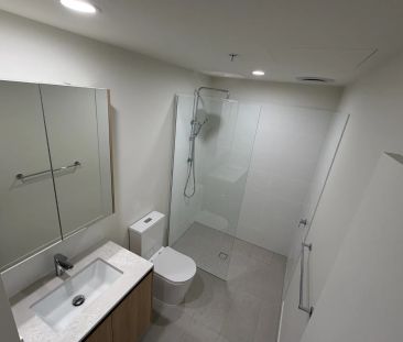 Brand New Studio Apartment in Victoria Tower - Photo 5