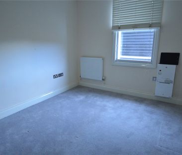 White Hart House, Colnbrook, Berkshire,SL3 - Photo 3