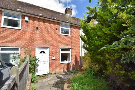 3 bedroom semi-detached house to rent - Photo 2