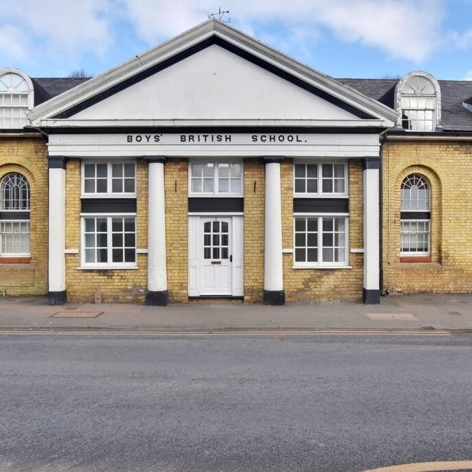 1 bedroom ground floor flat to rent - Photo 1
