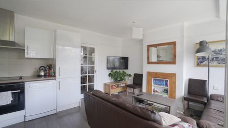 Wedgwood House – Room 3 - Photo 5