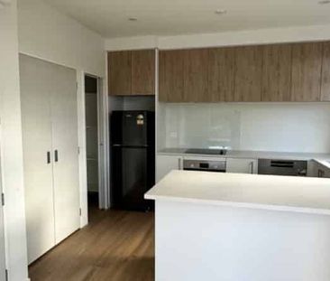 2 bedrooms in Te Atatu Peninsula - Photo 2