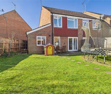 3 bedroom end of terrace house to rent - Photo 3