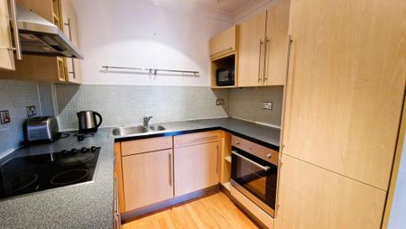 2 bedroom flat to rent - Photo 3