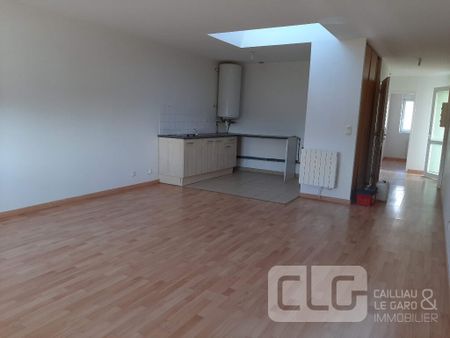 Location Appartement 3 pièces 70m² - Photo 2
