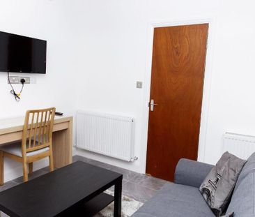 1 bedroom flat to rent - Photo 2