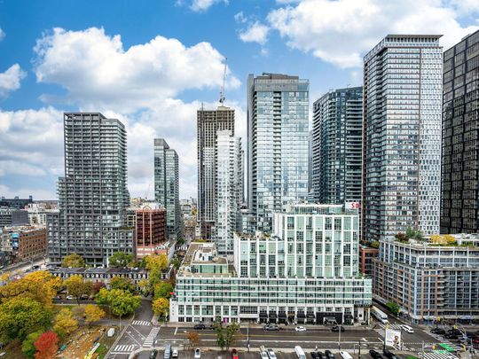 For Lease - 352 Front Street Unit# 1915, Toronto, Ontario - Photo 1