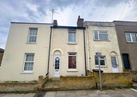 2 bedroom terraced house to rent - Photo 1