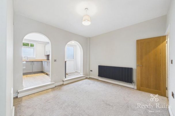2 bedroom terraced house to rent - Photo 1