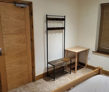 Room in a Shared House, Colliers Way, RG30 - Photo 2