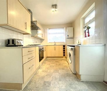 3 Bedroom House - Terraced To Let - Photo 5