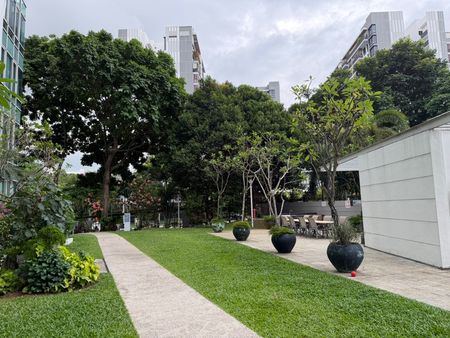 Rare For rent 3 Bedders near MRT, amenities - Photo 2