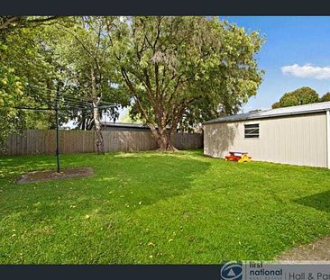 2A Latrobe Street, Cranbourne - Photo 2