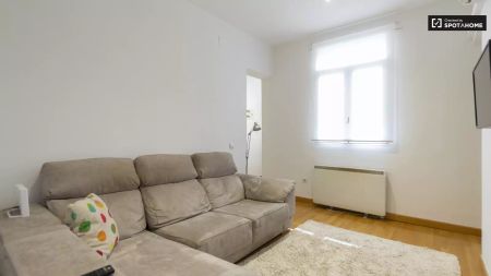 Stylish 1-bedroom apartment with AC for rent in Salamanca - Photo 4