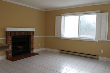 For Lease - 19 Dawson Drive Unit# 61, Collingwood, Ontario - Photo 5