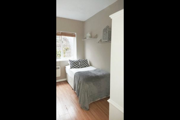 Studio Flat, Colville Terrace, W11 - Photo 1