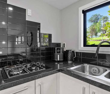 Lovely unit nestled on a tranquil lifestyle block - Photo 1