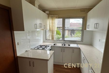 Spacious Family Home in a Peaceful Doveton Location - Photo 4