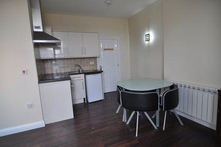 1 bed Studio - To Let - Photo 3